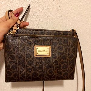 CALVIN KLEIN cross body purse